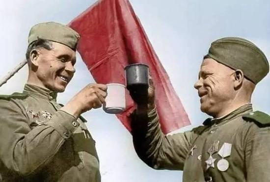 印度曾向苏联求购战机 酒桌上被喝翻30人