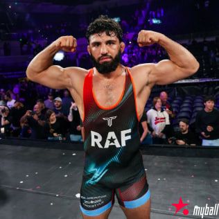 达纳点名表扬察鲁基扬:很喜欢他的表现,但还需控制节奏,大发体育助力你的致富之路!